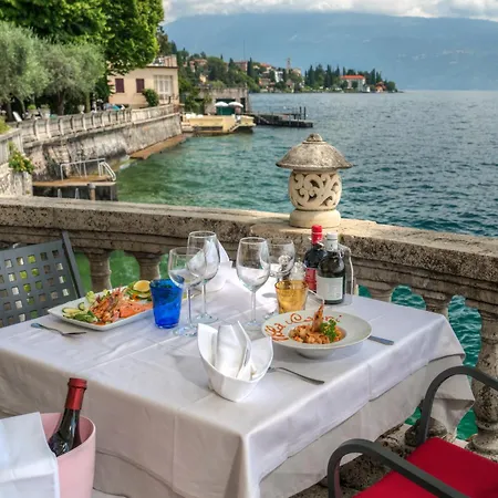 Capri Hotel 4*