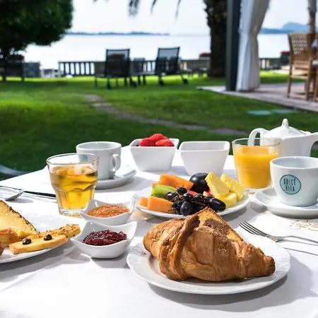 Capri Hotel Gardone Riviera
