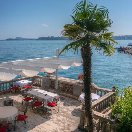 Hotel Capri 4*