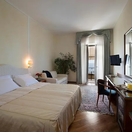 Hotel Capri 4*