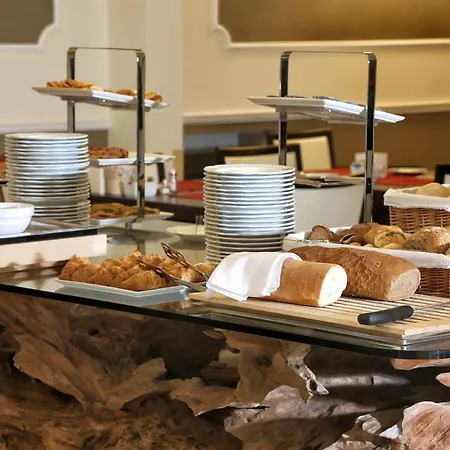 Capri Hotel 4*
