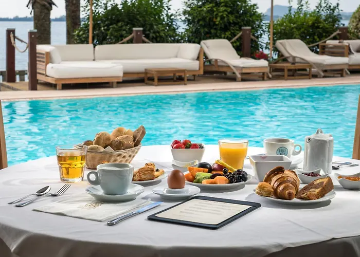 Capri מלון