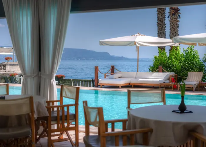 Capri 4*