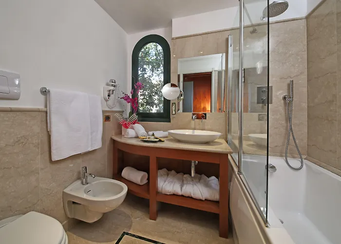 Capri 4*