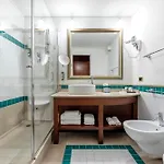 Capri 4*