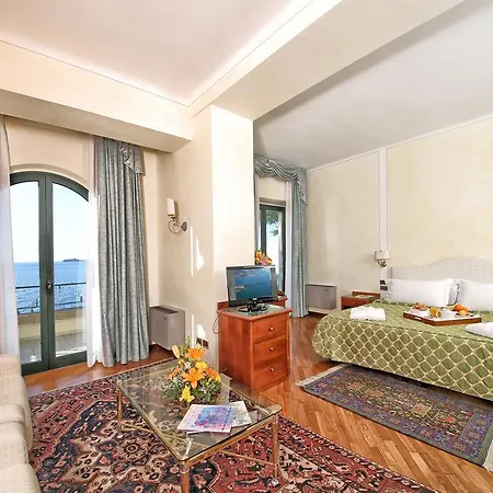 Hotel Capri Gardone Riviera