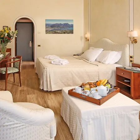 Hotel Capri 4*