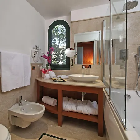 Capri 4*
