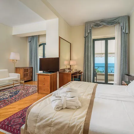 Hotel Capri 4*