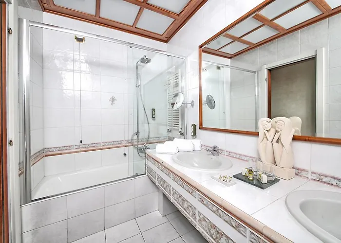 מלון Capri גרדונה ריביירה