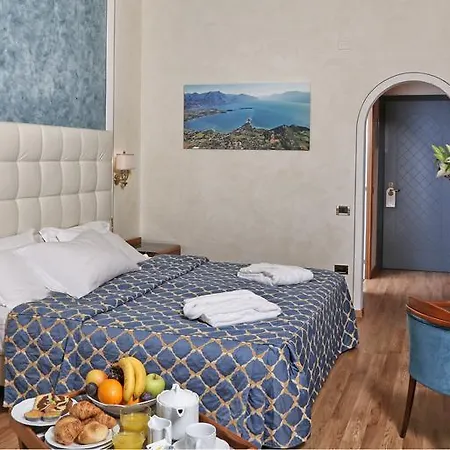 Capri 4* גרדונה ריביירה