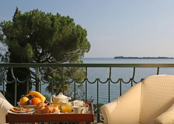 Capri Hotel 4*